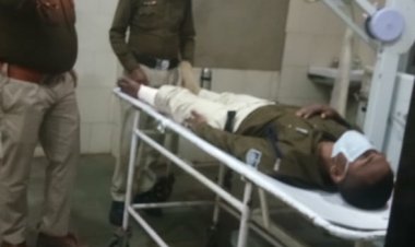 वाहन की ठोकर से पुलिस आरक्षक घायल