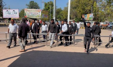 डीआरएम को नागरिक मँच ने सौंपा ज्ञापन,  ट्रेन को रोकी जाए , रेल सुविधा प्रारम्भ हो