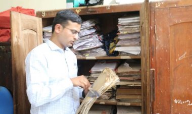 कलेक्टर  ने किया शासकीय कार्यालयों का औचक निरीक्षण