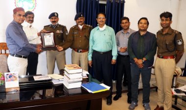 सशस्त्र सेना झंडा दिवस पर लक्ष्य से अधिक राशि संग्रहण पर कलेक्टर उमरिया को मिला प्रशस्ति पत्र