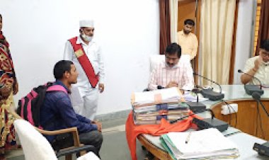 जनसुनवाई में कलेक्टर एवं अपर कलेक्टर ने आवेदकों की सुनी समस्यायें