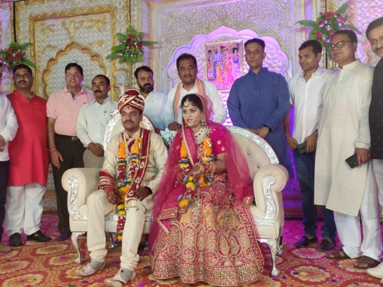 प्रभारी मंत्री,  जयसिंहनगर विधायक व  बांधवगढ़ विधायक ने दी संस्कृति और सुरेंद्र के  विवाह पर शुभकामना