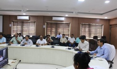 निर्वाचन प्रक्रिया के दौरान पूरी सजगता एवं सतर्कता बरतें  -कलेक्टर एन के सिंह