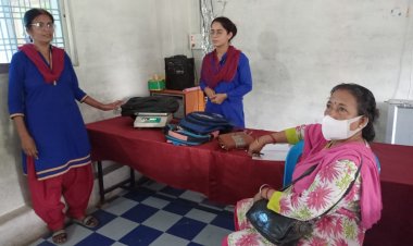 प्राथमिक तथा माध्यमिक विद्यालय के बच्चों का  बोझ  कम  करने के लिए स्कूलों में की गयी बस्तो की माप