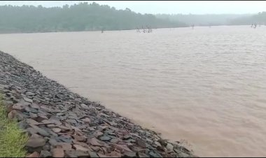 घोघरी जलाशय का खतरा टला,  विभाग जुटा पानी निकासी सही करने