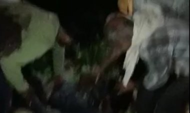 मनचले पर हुई कार्यवाही, लोगों ने कटाई कर दिया पुलिस के हवाले
