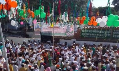 खुलूस और मोहब्बत से मनाई गई ईद मिलादुन्नबी, जुलूस में नारे तकबीर के लगे बुलंद नारे
