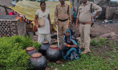 16 लीटर अवैध मदिरा तो 3 क्विन्टल के करीब महुआ लाहन जप्त