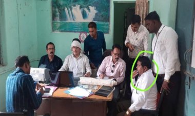 MP में चरम पर रिश्वतखोरी: घूस लेते पटवारी को लोकायुक्त ने किया गिरफ्तार, नक्शा बनाने के लिए मांगी थी 10 हजार रिश्वत