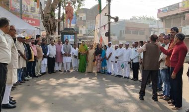 इंदिरा-पटेल ने बढ़ाया भारत का गौरव, कांग्रेस ने दी लौह मानवों को विन्रम श्रद्धांजली
