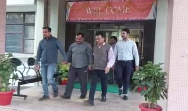 CBI ने 5 लाख की रिश्वत लेते इनकम टैक्स ऑफिसर को किया ट्रैप, इलेक्ट्रिक कंपनी से मांगी थी घूस