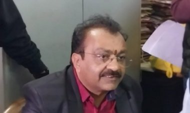 20 हजार रिश्वत लेते लेखपाल गिरफ्तार, राशि जारी करने के बदले ठेकेदार से मांगी घूस, 3 साल बाद होने वाले थे रिटायर