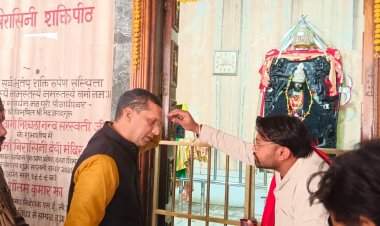 खादी ग्रामोद्योग बोर्ड के चेयरमैन ने लिया माता बिरासनी का आशीर्वाद