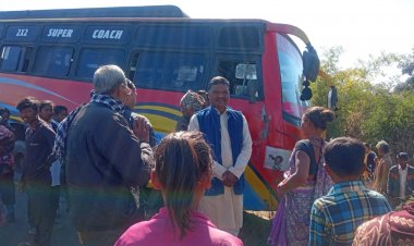 बस अनियंत्रित  होकर खेत मे जा घुसी