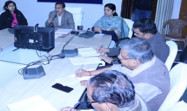 विकास यात्रा में सभी अधिकारी अपने मैदानी अमले के साथ सक्रिय भूमिका में रहें - कलेक्टर