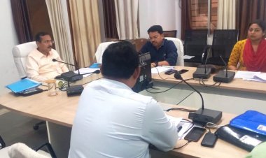 नगर में साफ सफाई व्यवस्था दुरूस्त रखनें के कलेक्टर ने दिए बैठक में निर्देष