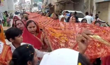 नवरात्रि: पंचमी के दिन भक्तों ने मां जालपा को चढ़ाई 251 फीट लंबी चुनरी, बांस के जंगल में प्रकट हुई थी माता