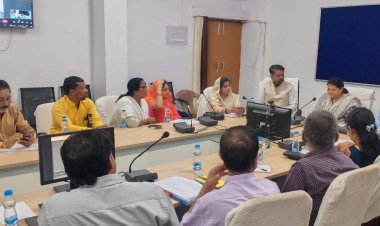 कलेक्टर की अध्यक्षता में जिला खनिज मद की बैठक संपन्न