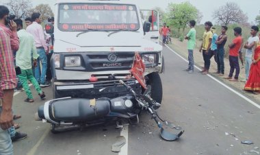 सड़क हादसे में  बाईक सवार हुए घायल