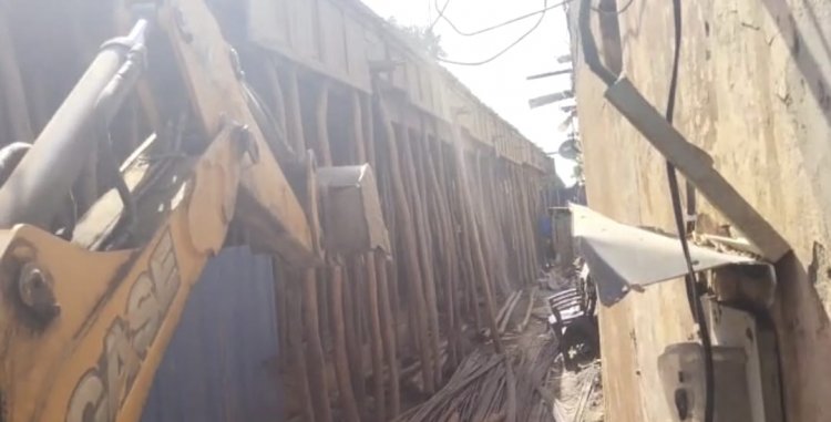 अवैध निर्माण पर चला नपा का बुलडोजर