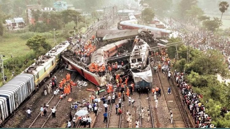 भारतीय रेल का बयान - ट्रेन के फुल स्पीड होने के कारण यह हादसा हुआ है