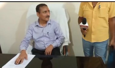 कलेक्टर की उपस्थिति में जनपद पंचायत मानपुर के सभागार में विभागीय समीक्षा में विभागवार ली गई स्थिति की जानकारी