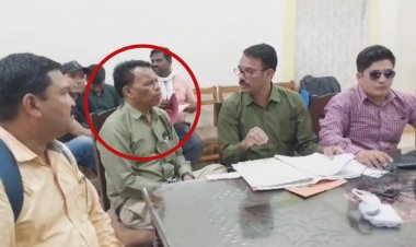घूसखोरी चरम पर : रिश्वतखोर सीएमओ को लोकायुक्त टीम ने 15 हजार घूस लेते रंगे हाथों पकड़ा, जानिए किस लिए मांगी थी रिश्वत
