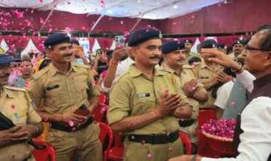 MP में सोमवार से मिलेगा पुलिसकर्मियों को साप्ताहिक अवकाश,  CM की घोषणा पर अमल, डीजीपी ने पुलिस अफसरों को दिए निर्देश