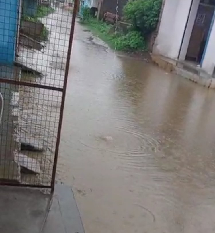पहले ही बरसात में मानपुर नगर परिषद के विकास की खुली पोल
