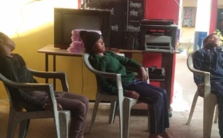 बालिका छात्रावास में दर्जन भर छात्राएं हुई बेहोश, जांच में  जुटी प्रशासन