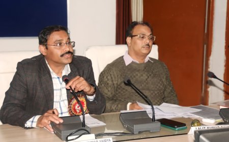 रोल प्रेक्षक  व्दारा मतदाता सूची संक्षिप्त पुनरीक्षण कार्यक्रम की समीक्षा की गई