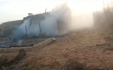 आदिवासी किसान का घर जलकर हुआ ख़ाक