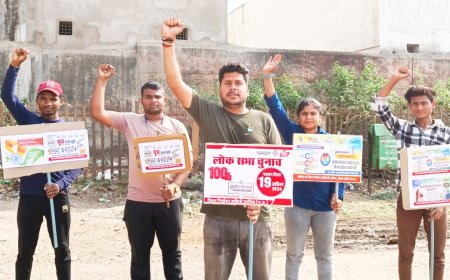 स्टेशन चौराहे पर  युवा टीम ने नुक्कड़ नाटक के माध्यम से मतदाताओं को किया जागरूक