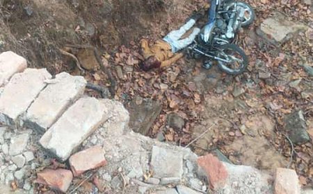 बाईक के साथ अज्ञात शव मिला सेहराई पुल के पास