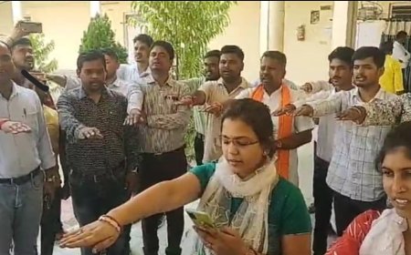 विधायक बांधवगढ की उपस्थिति में पालीटेक्निक कॉलेज मे छात्राओ को दिलाई गई स्वच्छता की शपथ