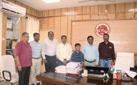 कौन बनेगा करोडपति की हॉट सीट पर खेलकर आए लिटिल विराट के उज्जवल एवं सफल जीवन की कलेक्टर एवं सीईओ जिला पंचायत दी शुभकामनाएं