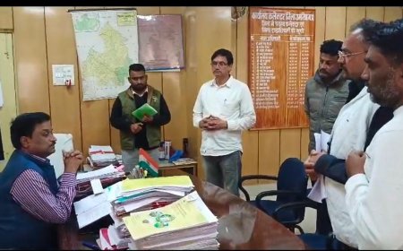 बस संचालकों ने कलेक्टर को सुनाई व्यथा