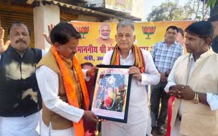बांधवगढ़ विधायक ने उच्च शिक्षा मंत्री को बिरासिनी माता की तस्वीर भेंट कर किया भव्य स्वागत