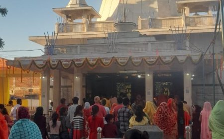 घट स्थापना के साथ मां बिरासिनी की कलेक्टर ने की पूजा-अर्चना