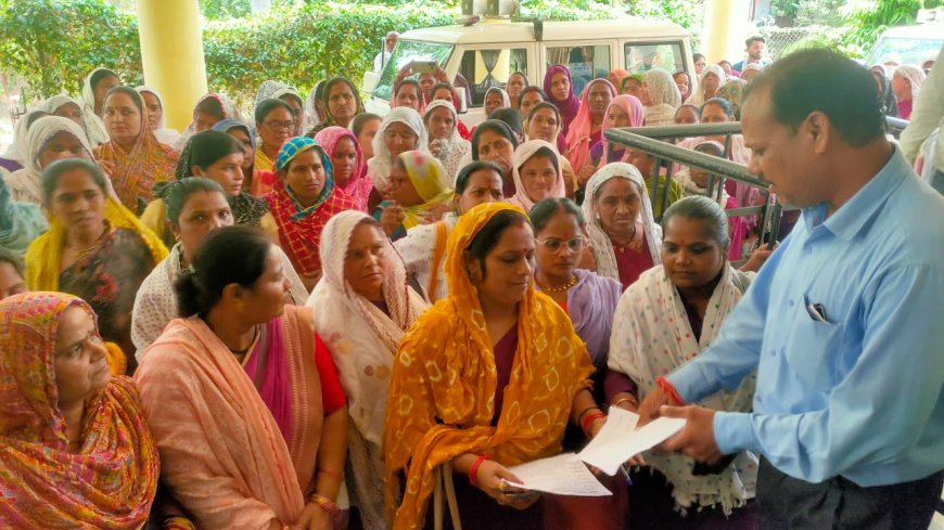 आशा कार्यकर्ताओं ने मुख्यमंत्री के नाम 7 सूत्रीय मांगो को लेकर सौंपा ज्ञापन