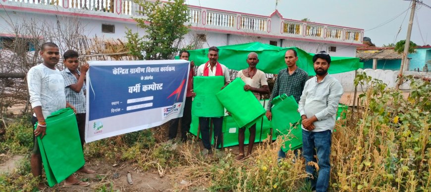 किसानों को वर्मी बेड वितरित कर जैविक खेती की ओर बढ़ाया कदम