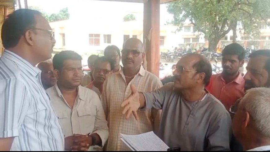 कंडम बसों में ढोए जा रहे छात्र-ओपी द्विवेदी