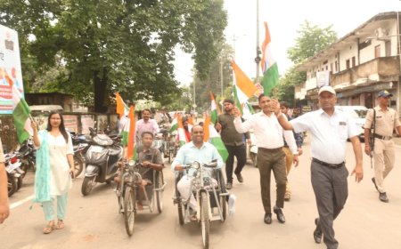 दिव्यांग जनों ने दिखाया जज्बा शहर भर में रैली निकालकर तिरंगे के प्रति किया सम्मान प्रदर्शित