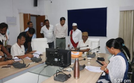 जनुसनवाई में कलेक्टर ने 79 आवेदकों की सुनी समस्यायें
