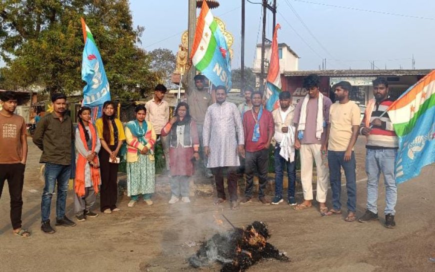एनएसयूआई का प्रदर्शन, मंत्री कैलाश विजयवर्गीय का पुतला दहन
