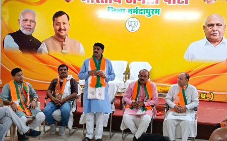 "मन की बात किसानों के साथ" कार्यक्रम की महत्वपूर्ण बैठक में पहुंचे राजेंद्र सिंह राजपूत