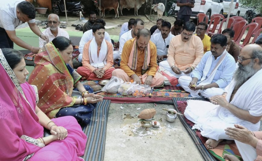 विधायक ने किया सीसी रोड और रंगमंच का भूमि पूजन