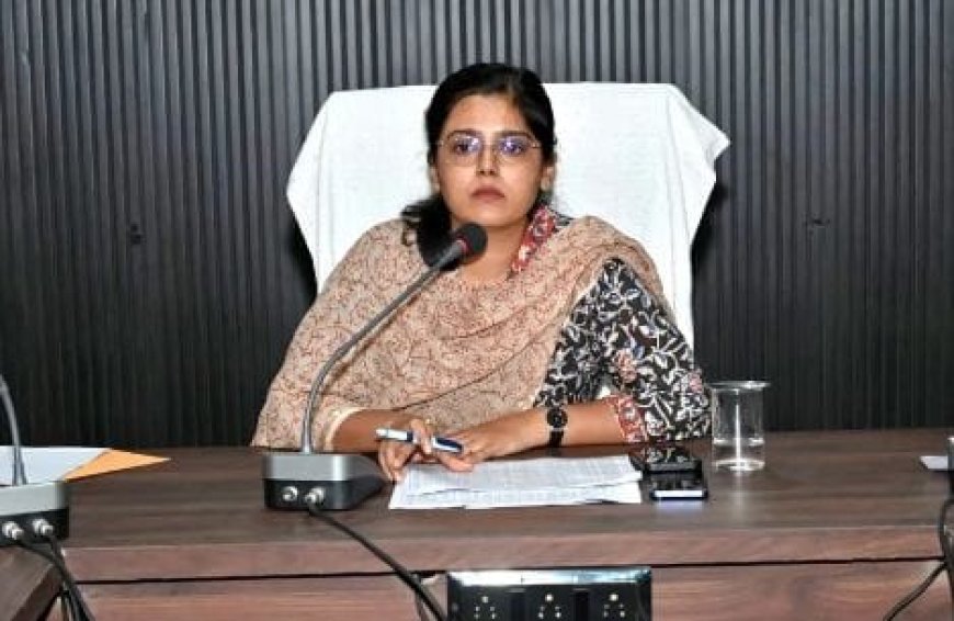 जर्जर भवन तोड़ने के प्रकरण में उदासीनता बरतने पर उपयंत्री निलंबित